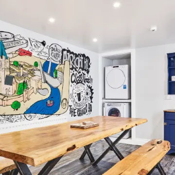 Forty Four North Отели рядом с достопримечательностью «Tower Museum»