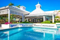 Comfort Suites Paradise Island - Pool