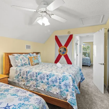 Beach House Anna Maria Island, FL - 1 block to beach!