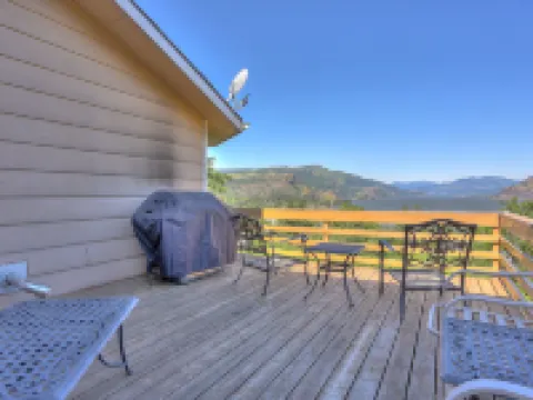 Amber Sunset 3 Bedroom Home by RedAwning Hotels in Mosier