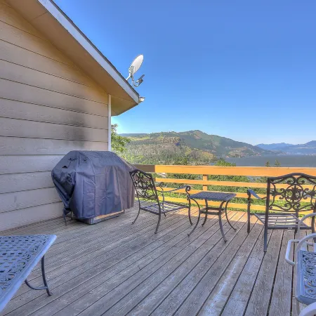 Amber Sunset 3 Bedroom Home by RedAwning