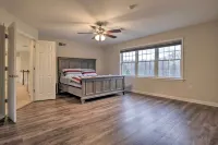 Pool & Furnished Patio: Group Getaway in Hershey - Barer