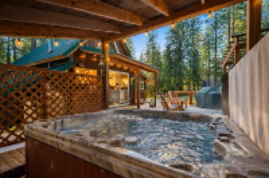 Camp David 1 Bedroom Home by NW Comfy Cabins