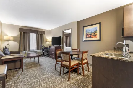 Best Western Plus Pembina Inn  Suites