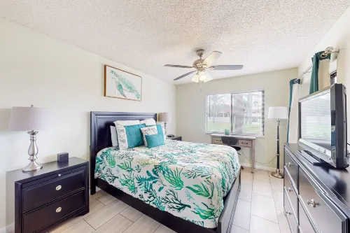 Sun-kissed Beach Condo With Amazing Pool, Tennis & Patio - Steps to the Beach! - Wifi