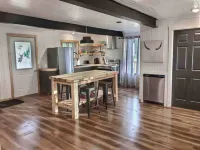 Chalet Chez Dorance citq Hotels in La Mitis