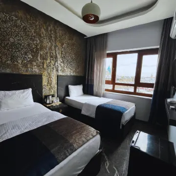 Meva Otel Konya Отели рядом с достопримечательностью «Медресе Каратай»