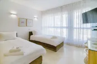 Marina Apartments by Olala Homes - balcony