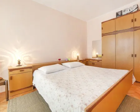 Apartments Andela Hoteles en Brseč