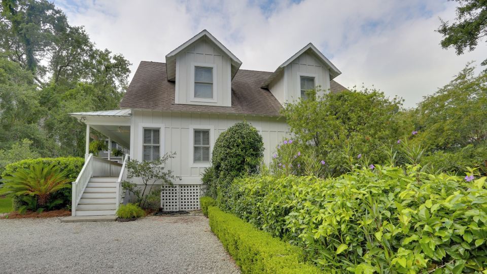 Bright St Simons Island Escape Walk to the Beach