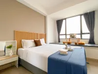 Studio Room near BINUS Alam Sutera at Collins Boulevard Apartment By Travelio Отели в г. 