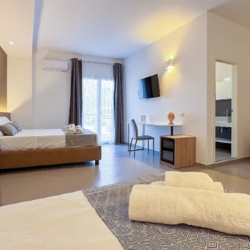 Tevergad Suites & Rooms