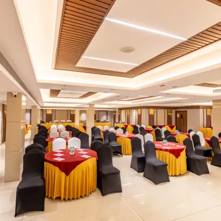 S Hotels Chennai Отели рядом с достопримечательностью «Конгресс-центр BKR»