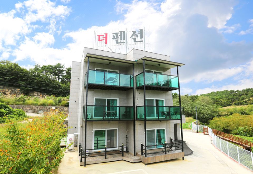 울산 간절곶빨간펜션 호텔 구성 및 특징 이미지