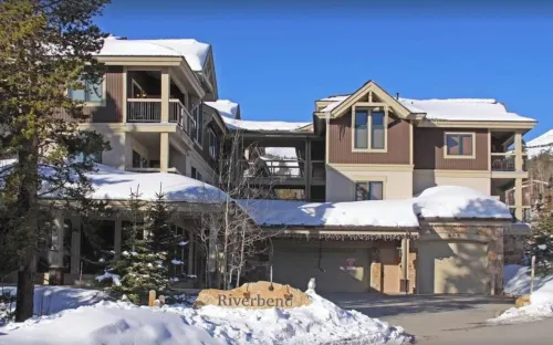 TRUE Ski-In Ski-Out Luxury 2 bd. 2 bth -Riverbend Lodge -Perfect location! - 4 ดาว