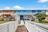 1/2 Mi to Sylvan Beach Park! Chic Townhome w/ Yard - Beach