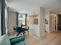 Luxurious condo in downtown Magog with wood fireplace and pool Hotels in Magog
