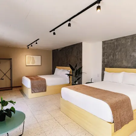 Cardedeu Express Hotel Отели рядом с достопримечательностью «Археологические памятники древнего поселения Хойя-де-Серен»