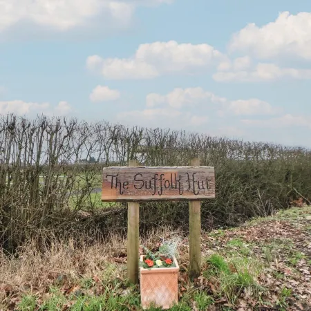 The Suffolk Hut Отели рядом с достопримечательностью «Таттон-парк»
