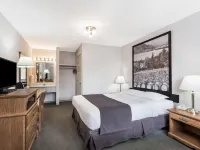 Super 8 by Wyndham Kelowna BC Hotels in Kelowna