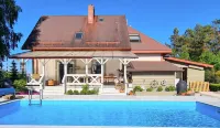 10-guest Holiday Villa With Private Pool