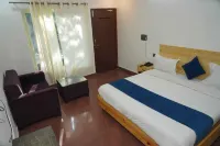 Tree Aura Retreat