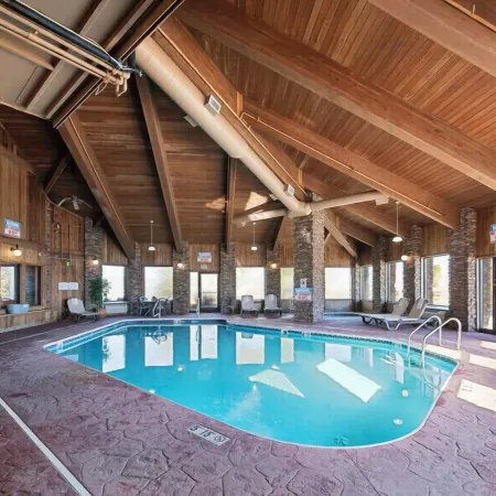 Pinedale Hotel & Suites Отели в г. Пайндейл
