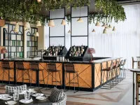 Movenpick Resort Al Marjan Island - bar