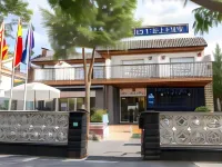 Hotel 139 Hotele w: Castelldefels