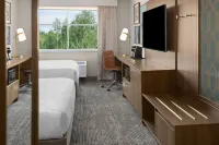Holiday Inn SOUTH KINGSTOWN (NEWPORT AREA) by IHG - parking