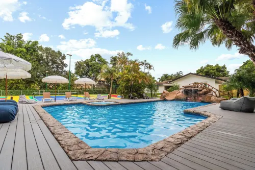 Waterfall Villa | Multi Court •Watersilde •Cinema