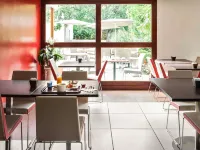 Ibis Auch - พร้อมอาหารเช้า