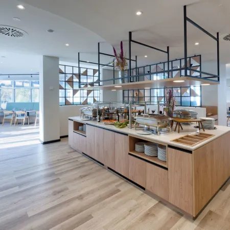 Fora Hotel Hannover by Mercure Отели рядом с достопримечательностью «Варенвальд»