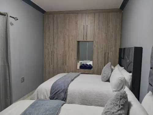 Crompton Guesthouse 786