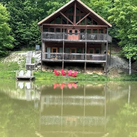 Hot Tub!!! 2 Large Decks on Spirit Lake