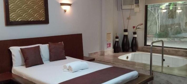 Splash Mountain Resort Hotel Hotele w: Laguna