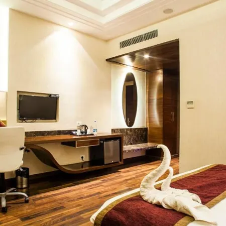 Hotel Lakhdatar