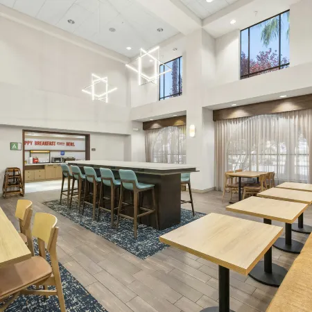 Hampton Inn & Suites Lancaster