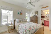 Spacious Avalon Beach House - 2 Blocks to Water! - spa