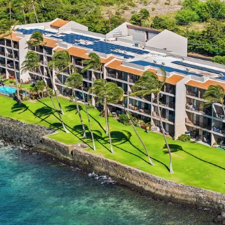 Sea La Vie Secluded Oceanfront condo, Magical Sunrise romantic honeymoon Getaway