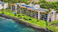 Sea La Vie Secluded Oceanfront condo, Magical Sunrise romantic honeymoon Getaway