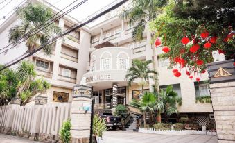 Ha Trinh Hotel