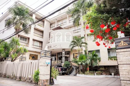 Ha Trinh Hotel