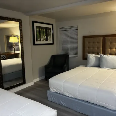 Longmont Lodge and RV Park