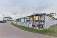 Rose Gardens Holiday Park - Parkplatz