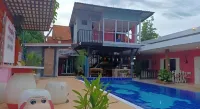 Baan Gon Chompu - Pools