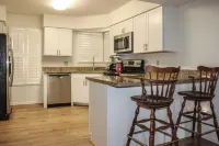 87 Mountain View-Private BR&Shared Bath - Misafirhane