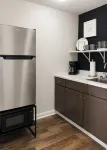 Studio at family home  recently remodeled, free wifi ,and live tv - Apartments