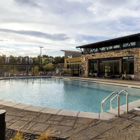 Brand New 2BR - 2 King Beds Pool Gym