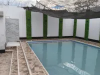 Espectacular casa con piscina privada en el centro de Girardot -  Casas de vacaciones